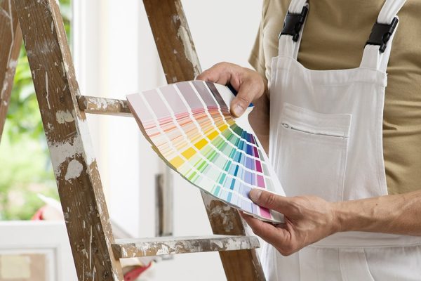Jak malovat rohy a lišty bez šmouh: Průvodce pro perfektní výsledek